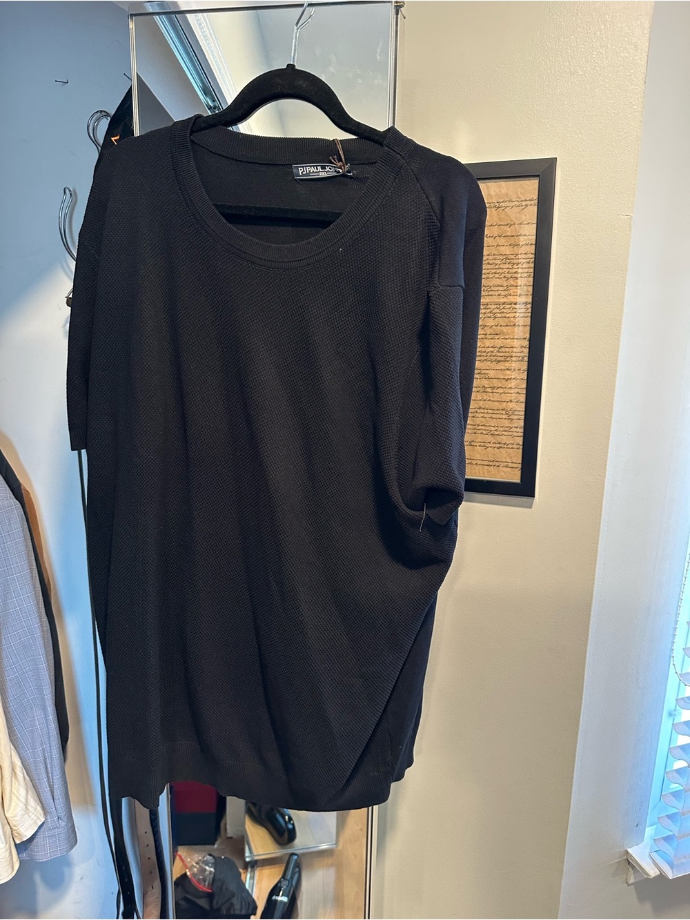 Pipasa Men’s Black Crewneck Short-Sleeve Knit Sweater